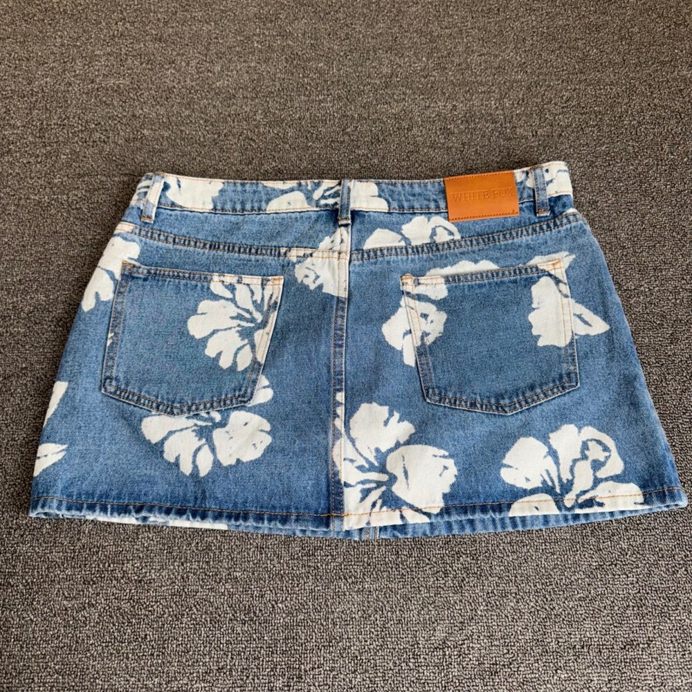 White Fox Boutique Blue Floral Denim Mini Skirt Hibiscus Print Women's XL Summer